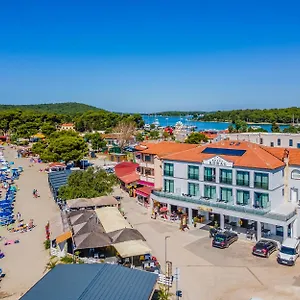 https://hotel-koral-medulin.in-istria.net